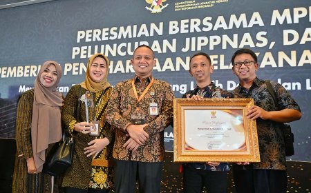 Kebumen Menerima Dua Penghargaan dari Kemenpan-RB