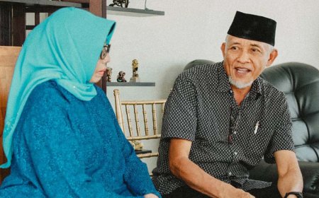 Jenguk Sahabat, Sri Purnomo Doakan Mantan Bupati Gunungkidul Bisa Wira Wiri Lagi