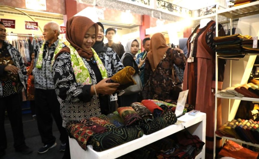 Bupati Kustini Sri Purnomo Berharap Batik Sleman Semakin Dikenal