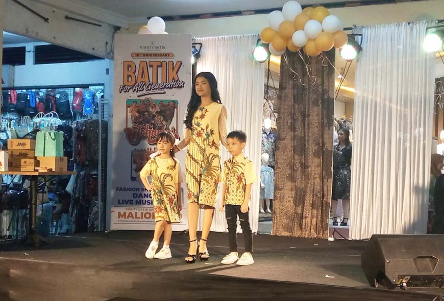 Ulang Tahun Rianty Batik, Fashion Show Jadi Hiburan Pengunjung Malioboro