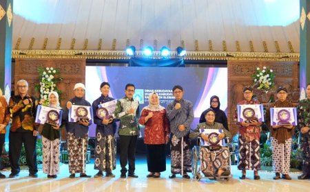 Enam Seniman Menerima Anugerah Kebudayaan Kabupaten Sleman 2023