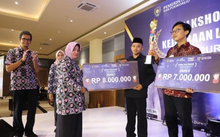 Juara Lomba Film Pendek Gempur Rokok Ilegal Terima Penghargaan