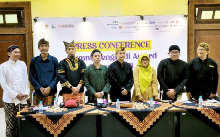 Berkontribusi Luar Biasa di Masyarakat, Lima Alumni UGM Terima Penghargaan
