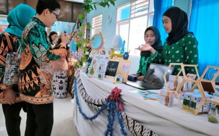 SMK Kesehatan Binatama Rayakan HUT dengan Gelar Karya
