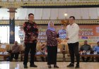 Bupati Sleman Menyerahkan SPPT Pajak Bumi dan Bangunan 2024