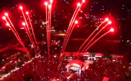 Ribuan Warga Gunungkidul Merayakan Pergantian Tahun di Alun-alun