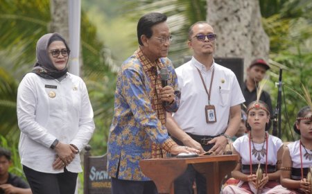 Prasasti Bedol Desa untuk Menghargai 102 Warga Sermo yang Bertransmigrasi
