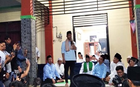 Kunjungi Ponpes As-Syarof, Gibran Berpesan Kawal Dana Abadi Pondok Pesantren