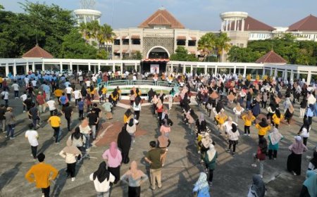 UMY Gelar Senam Milad dan Meluncurkan Logo Baru Breaking the Barriers