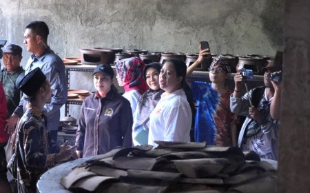 Puan Maharani Mengunjungi Sentra Kerajinan Gerabah Melikan Klaten