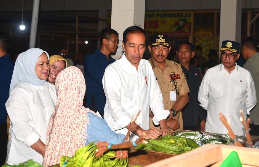 Presiden Jokowi Mengunjungi Pasar Tradisional Purworejo, Cabai Rawit Rp 70 Ribu Murah Sekali...