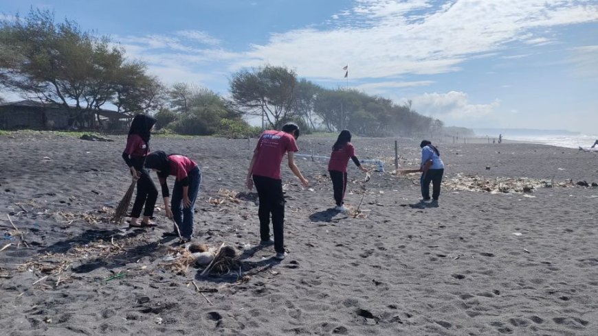 Dari Aksi Bersih Sampah di Pantai Pandansari Bantul, Satu Truk Terkumpul