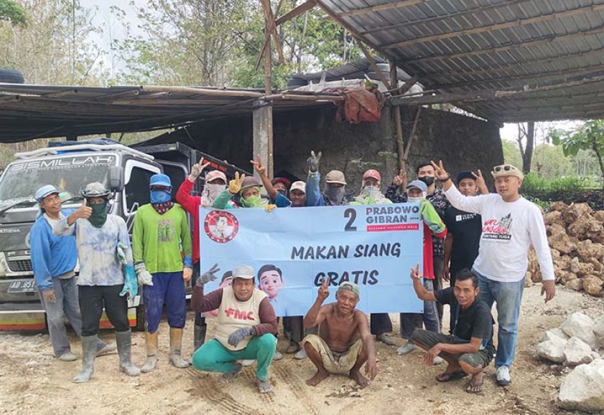 Relawan Sedulur Jokowi DIY Bagikan Makan Gratis di Gunungkidul