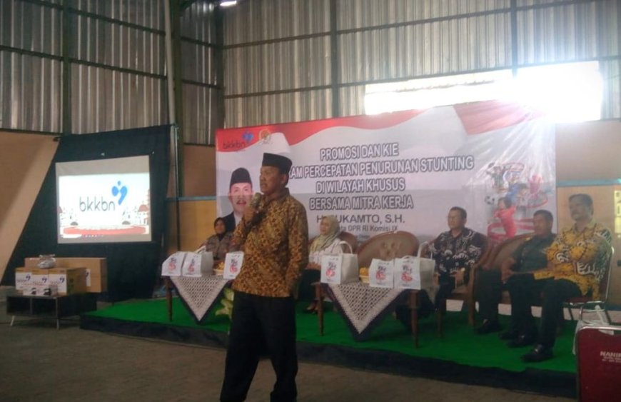 BKKBN dan Anggota DPR RI Sukamto Beri Edukasi Cegah Stunting