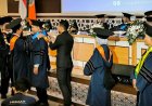 Pasangan Suami Istri Ini Dikukuhkan Bersama Jadi Guru Besar UAD
