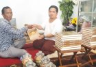 Sambangi Sejumlah Pondok Pesantren, Arnanto Sedekah Mushaf Alquran