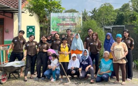 Pedagang Jamu Herbal Belajar Pemasaran Digital