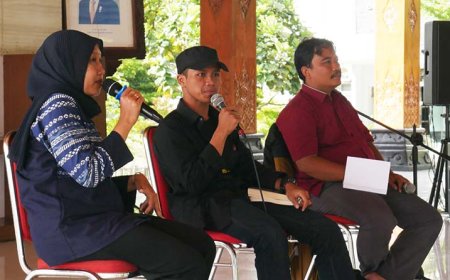 Pagelaran #SelasaSastra, 10 Jam Sastrawan Tampil Memukau