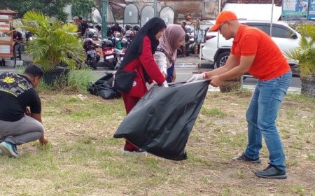 Ruang Kolaborasi Pemuda  Aksi "Resik-Resik" di Alun-Alun Kidul Yogyakarta