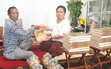 Sambangi Sejumlah Pondok Pesantren, Arnanto Sedekah Mushaf Alquran