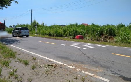 Benturan Dua Truk Terdengar Sangat Keras hingga Radius 500 Meter