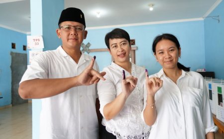 Wakil Bupati Sleman Bersama Keluarga Nyoblos di TPS 33 Kalurahan Tridadi
