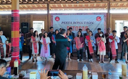 Pesta Bona Taon Siregar Bentuk Pelestarian Adat Batak di Yogyakarta