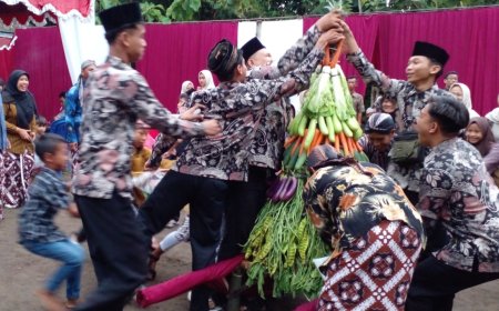 Warga Mejing Gelar Nyadran, Panjatkan Doa dalam Dua Agama