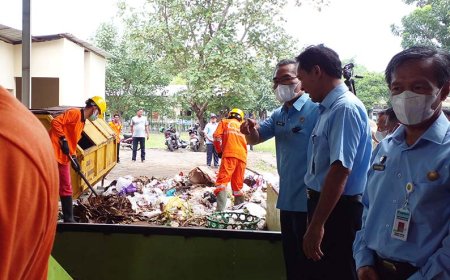 Pasar Niten Kedatangan Alat Baru, Bupati Berharap Persoalan Sampah Terurai