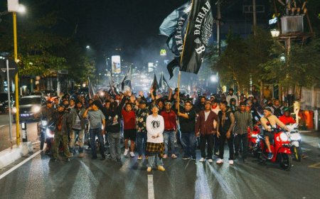 Mario Zwinkle Membuat Video Klip Kolosal