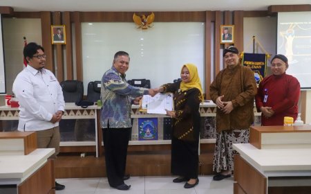 Pemkab Sleman Menerima Penghargaan Pelayanan Publik