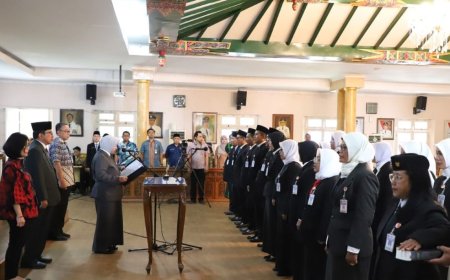 Bupati Purworejo Melantik 23 Kepala SD dan SMP