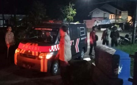 Dini Hari, Polisi Bubarkan Kerumunan Remaja Bersarung