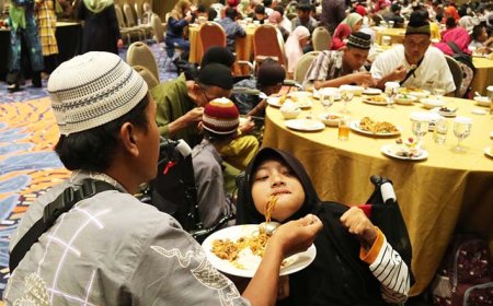 Lazismu PKU Muhammadiyah Menggelar Bukber Bareng Ratusan Anak Disabilitas