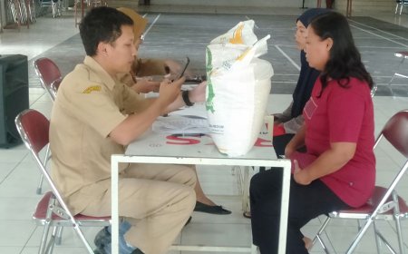 Sejumlah 238 Warga Desa Ngering Klaten Menerima Bantuan Beras dari Badan Pangan Nasional