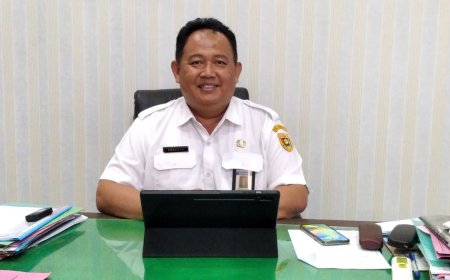 Persiapan Mudik Lebaran, Dinas PUPR Purworejo Menambal Jalan Berlubang