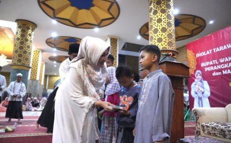 Memperingati Nuzulul Quran, Bupati Klaten Beri Santunan Anak Yatim