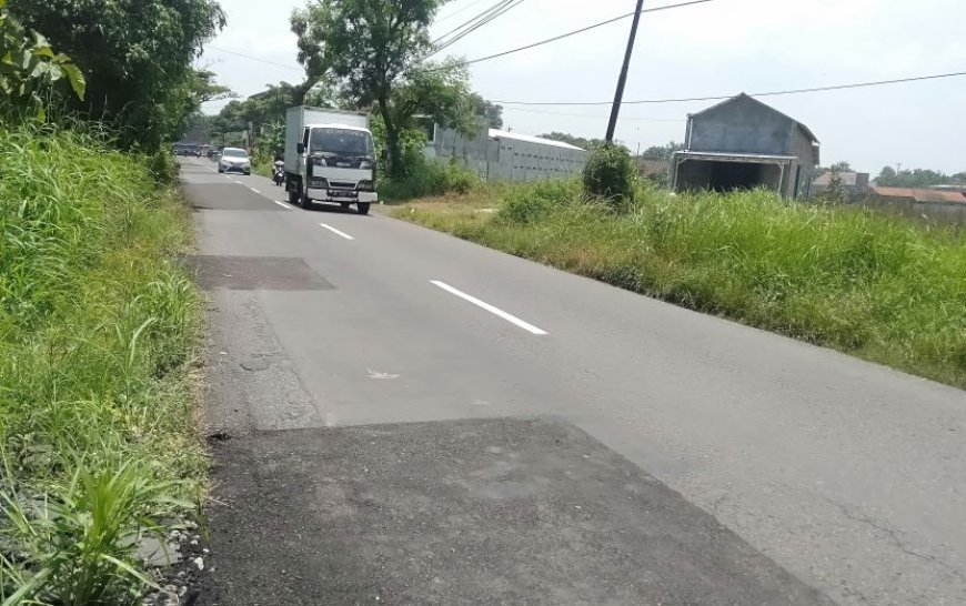 Sambut Arus Mudik, DPU Klaten Memperbaiki Jalan Rusak