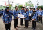 Bupati Sleman Menyerahkan Tali Asih untuk Anggota Korpri