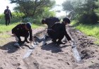 Tim Gegana Musnahkan 31 Kilo Bubuk Mesiu di Pantai Depok