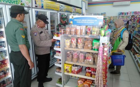 Petugas Gabungan Menemukan Makanan Kedaluwarsa Masih Dijual
