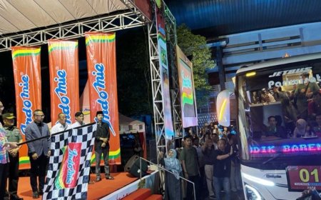Sultan HB X Melepas Ribuan Pedagang Warmindo Mudik