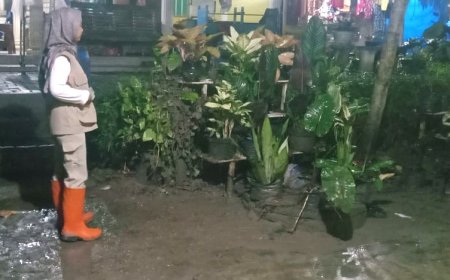 Banjir Melanda Obyek Wisata Air Panas Krakal