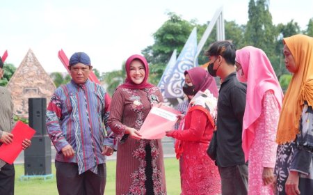 Peringati Hari Kartini, Bupati Klaten Beri Bantuan