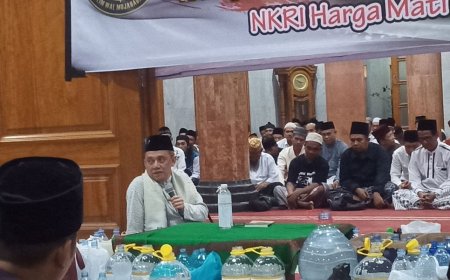 Gus Endar Pengasuh Mujahadah Padang Jagad Mengajak Jaga Persatuan