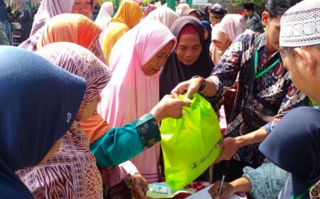 BMT Artha Amanah Gelar Bakti Sosial Tebus Sembako Murah