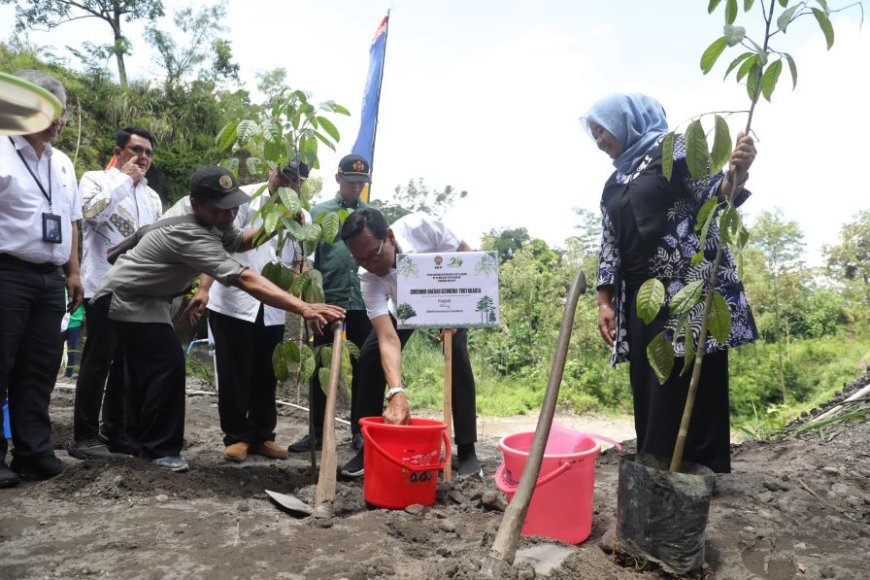 Gubernur DIY Mencanangkan Rehabilitasi Lahan Kawasan Penyangga Gunung Merapi