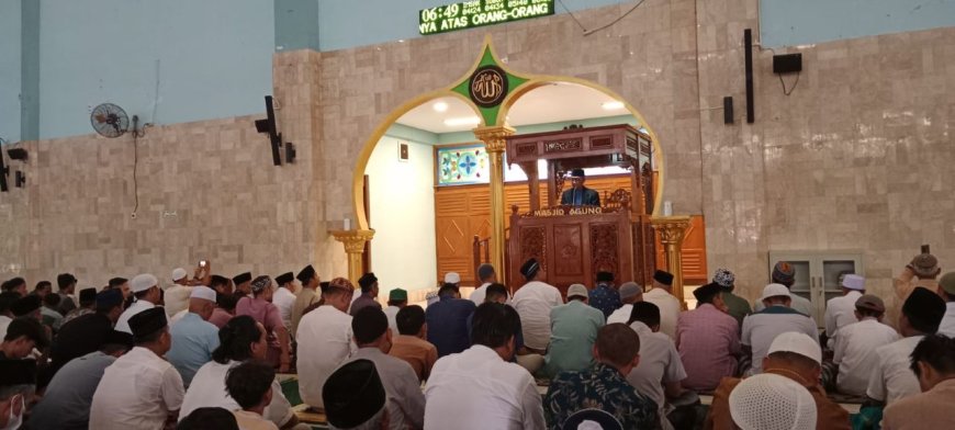 Ribuan Umat Islam Memenuhi Masjid Agung Kulonprogo