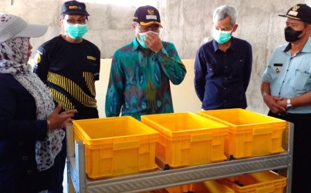 Sampah Diolah Jadi Pakan Ikan