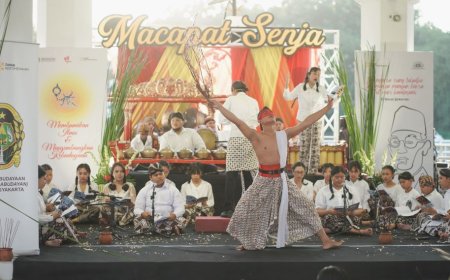 Anak-anak Muda Yogyakarta Menjaga Tradisi Macapat